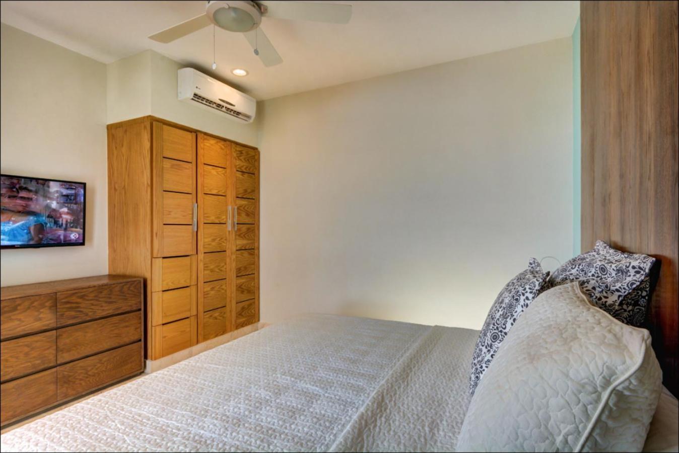 Anah Suites By Las Flores Vacation Rentals Плая дел Кармен Екстериор снимка