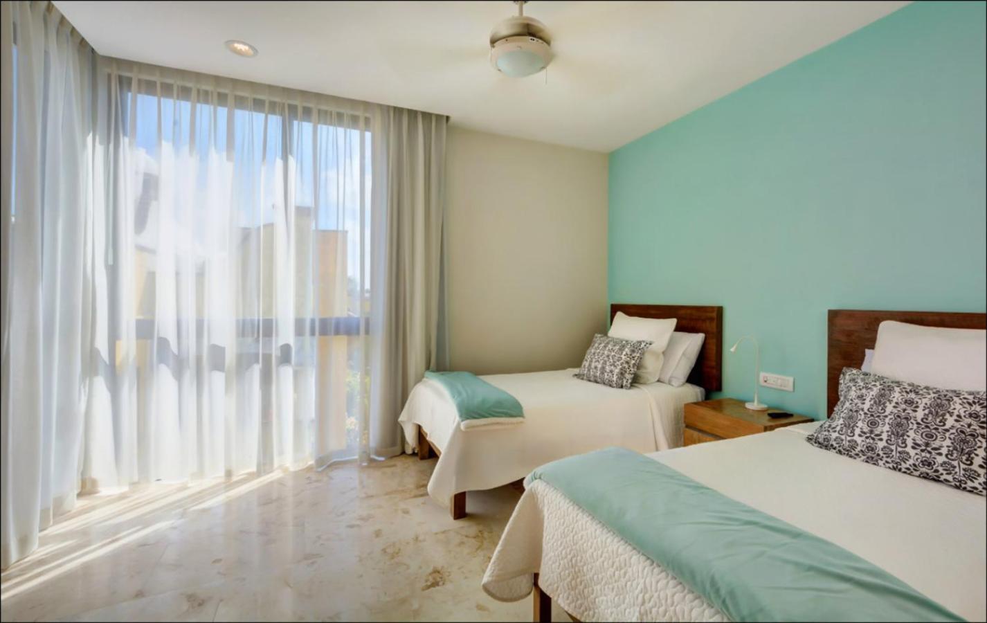 Anah Suites By Las Flores Vacation Rentals Плая дел Кармен Екстериор снимка