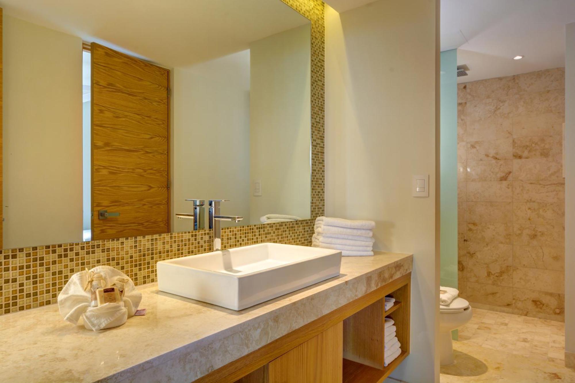 Anah Suites By Las Flores Vacation Rentals Плая дел Кармен Екстериор снимка