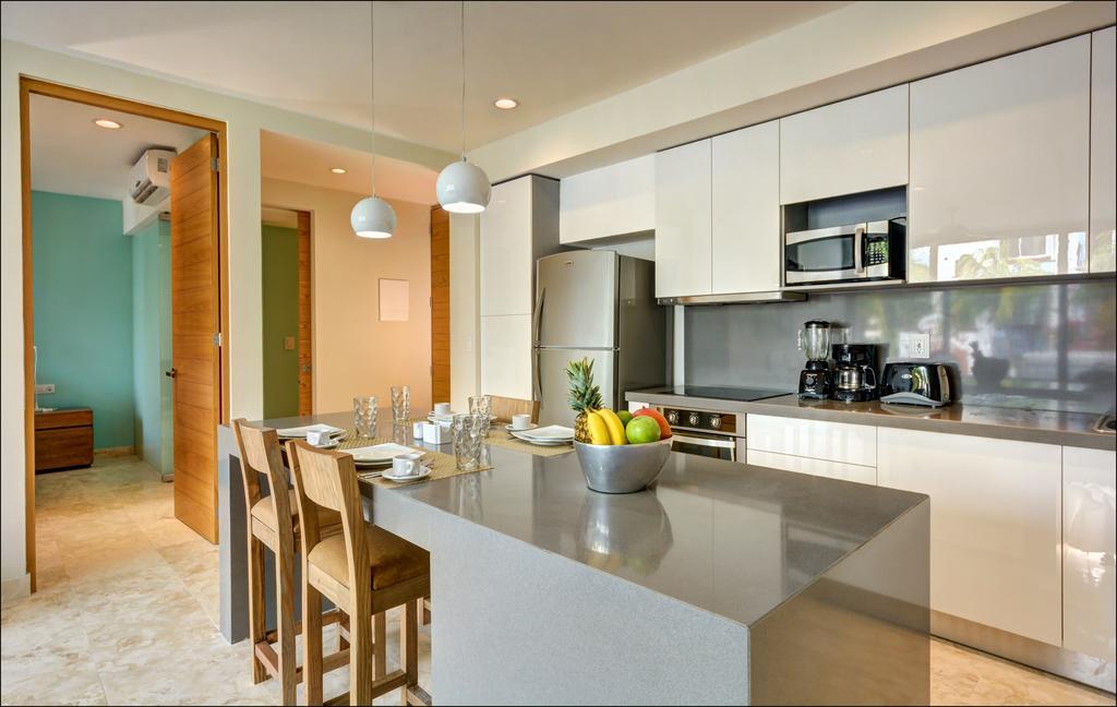Anah Suites By Las Flores Vacation Rentals Плая дел Кармен Екстериор снимка